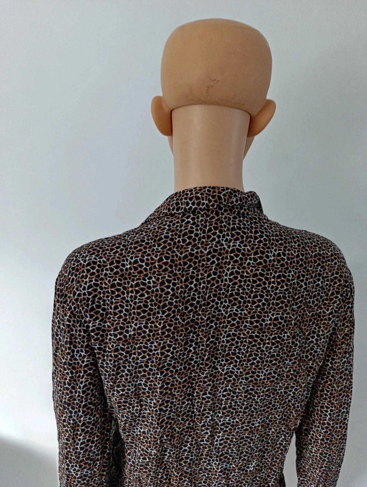 Blusa Pull&Bear XS con estampado animal 100% viscosa mangas largas – photo 8